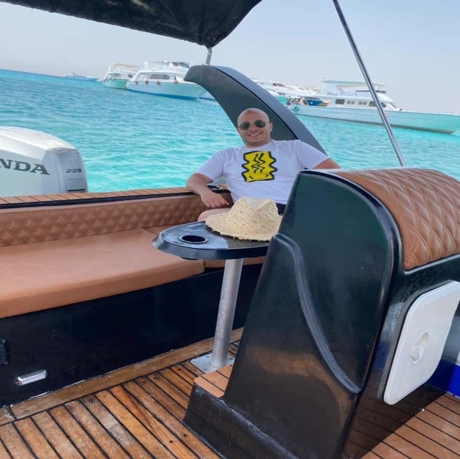 Hurghada: Giftun Island Orange Bay Speedboat Cruise & Lunch - Food, drinks, music, and what is really included