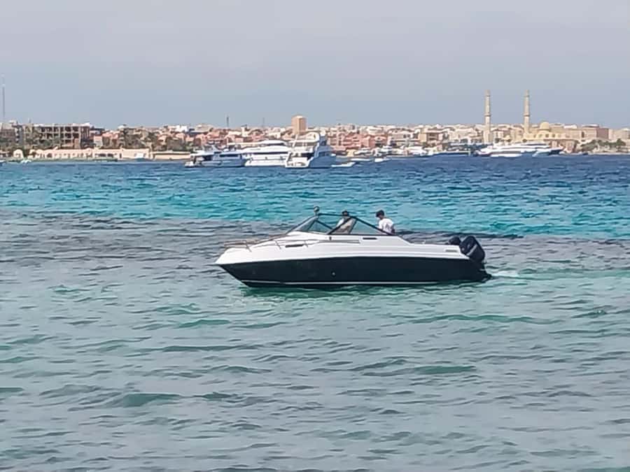 Hurghada: Private Luxury Speedboat W Snorkelling & Fruits - Orange Bay, with a separate entrance fee