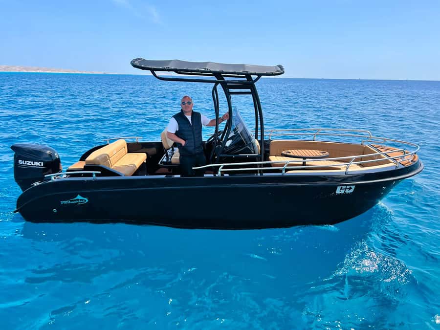 Hurghada: Private Speedboat Adventure with Snacks & Pick-up - Hotel pickup and the morning handover