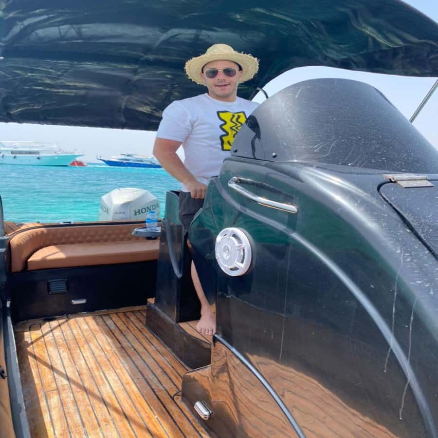 Hurghada: Private Speedboat to Dolphin House with Pickup - Leaving Hurghada for the open Red Sea