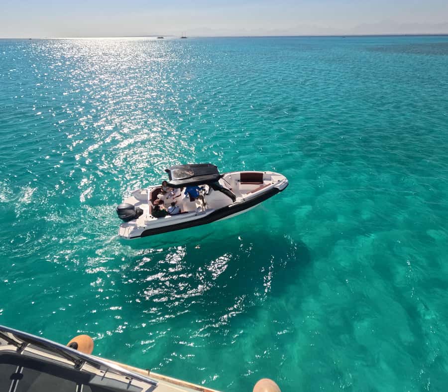 Hurghada: Turtle Bay Speedboat Tour with Snorkeling - Two snorkeling stops, each long enough to matter