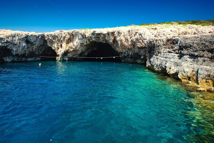 Hvar:Blue & Grenn Cave and Vis Island Private Speedboat Tour - What the $1,010 price really means