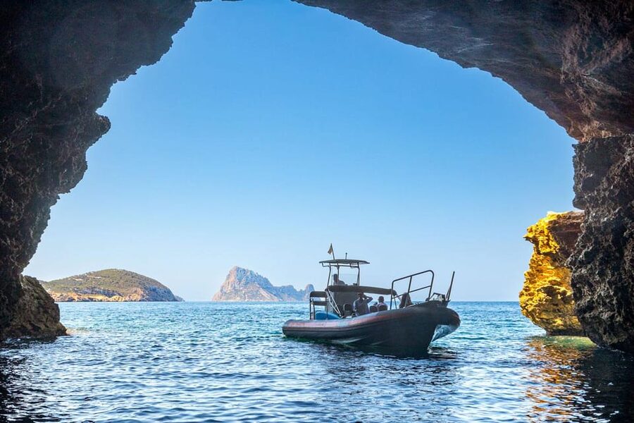 Ibiza: Private SpeedBoat to Es Vedra & Atlantis + Snorkel - Starting at San Antonio port
