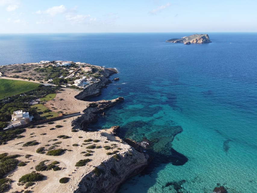 Ibiza: SpeedBoat trip to Atlantis & Es Vedra Snorkel+Paddle - The skipper makes a difference