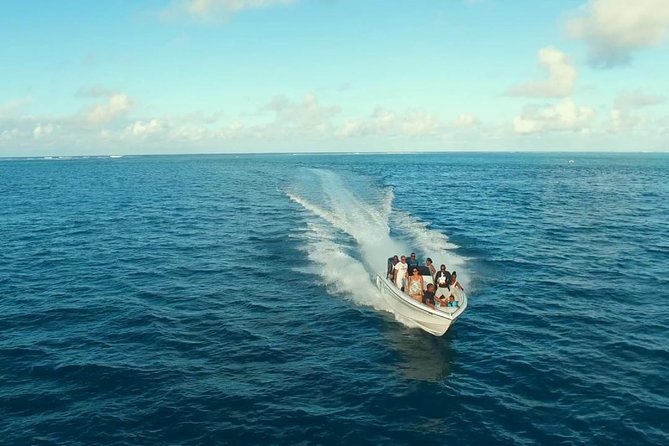 Ile aux Cerf: Speed boat with Parasailing & Tube Riding and Lunch - From your hotel to Trou d’Eau Douce