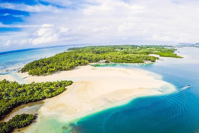 Ile aux Cerf: Speed boat with Parasailing & Tube Riding and Lunch - Four hours around Ile aux Cerfs