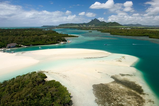 Ile aux Cerf: Speed boat with Parasailing & Tube Riding and Lunch - Tube riding for the day’s loudest fun