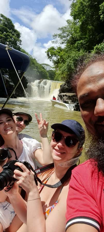 Ile aux Cerfs: Island & Waterfall Speedboat Tour with Lunch - Who should book this tour