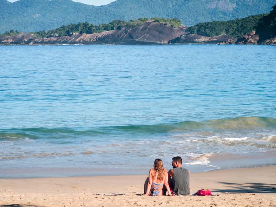 Ilha Grande: 360° Circumnavigation Speed Boat Tour - 8h - Meros for clear water and marine life