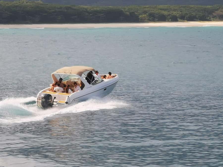 Ilha Grande: 360° Circumnavigation Speed Boat Tour - 8h - What the $94 price really buys you