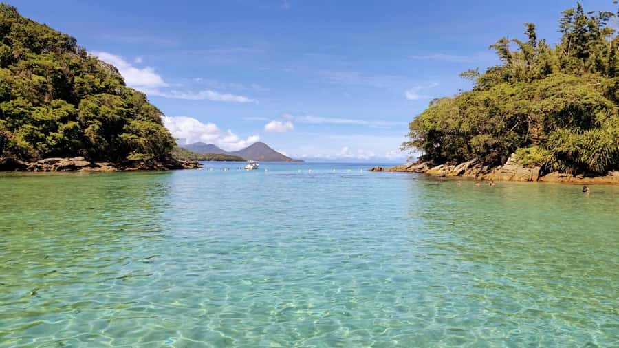 Ilha Grande: 6-Hour Speedboat Tour to Blue and Green Lagoons - What this six-hour Ilha Grande trip is really like