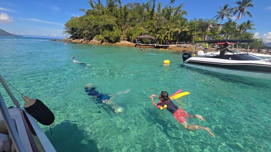 Ilha Grande: 6-Hour Speedboat Tour to Blue and Green Lagoons - Green Lagoon: the first swimming stop