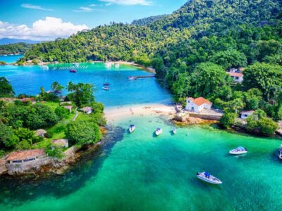Ilha Grande: 7h Speedboat Tour of Paradise Islands