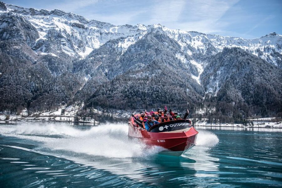 Interlaken: Winter Jetboat Ride on Lake Brienz - The calm side of Lake Brienz