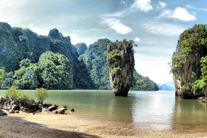 James Bond Island Adventure: Speedboat & Canoe Expedition - Koh Panyi, the stilt village and lunch stop