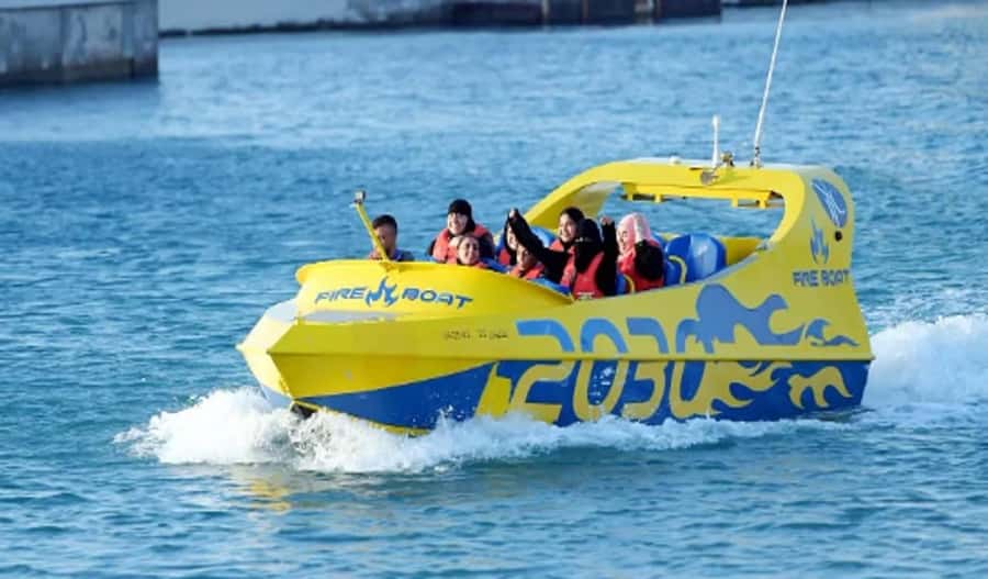Jeddah: Red Sea Speedboat Tour with Captain - King Fahd Fountain, Floating Mosque, and the waterfront