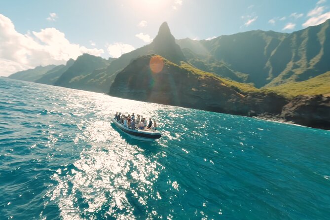Kauai: Nā Pali Coast Zodiac Raft Expedition and Snorkeling - Sea caves when the Pacific cooperates