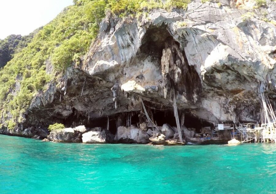 Khao Lak: Phi Phi & Bamboo Island Day Trip by Speedboat - A proper lunch at Phi Phi Holiday Resort