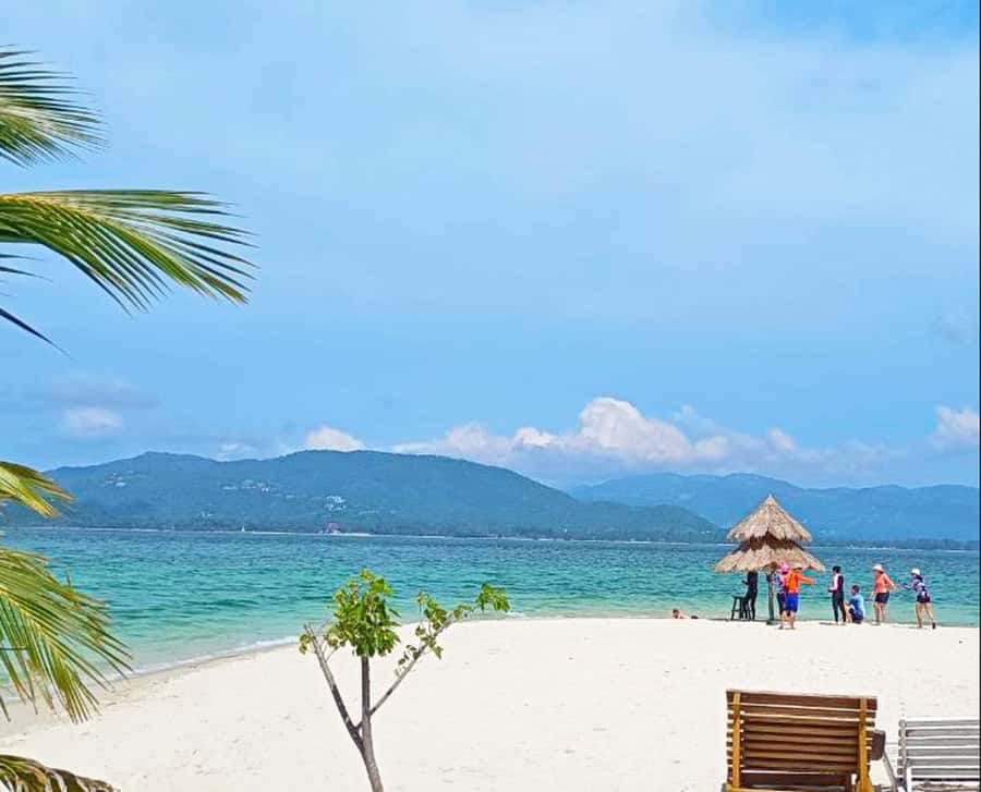 Ko Samui: Pig Island Snorkeling and Koh Tan Speedboat Tour - What happens on Koh Mudsum