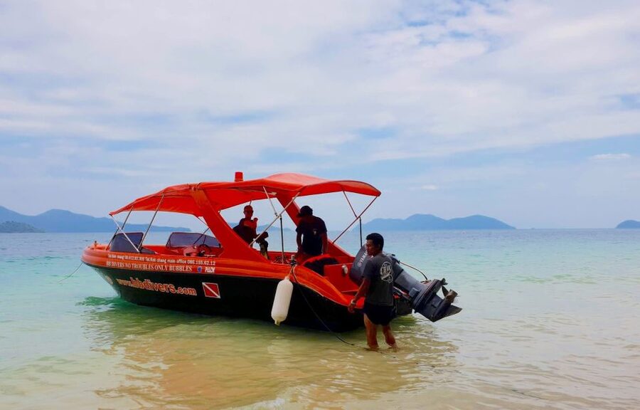 Koh Chang: Half-Day Snorkeling Adventure on a Speedboat - What the two snorkeling stops are like