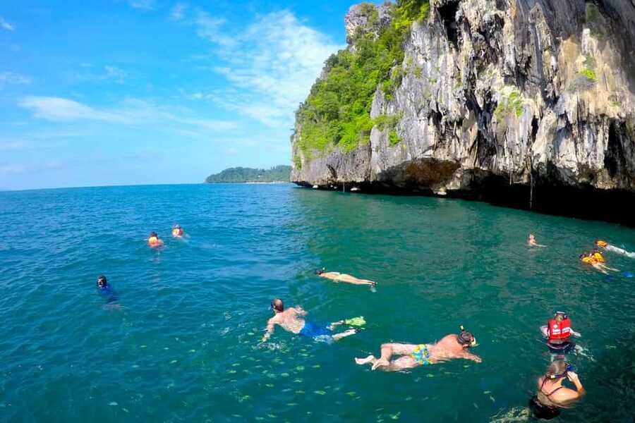Koh Lanta: 4 Islands, Emerald Cave & Koh Kradan by Speedboat - Who should book this four-island trip