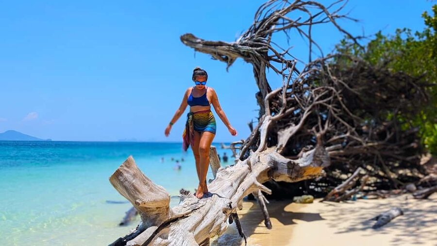 Koh Lanta: 4 Islands, Emerald Cave & Koh Kradan by Speedboat - Swimming through Emerald Cave at Koh Muk