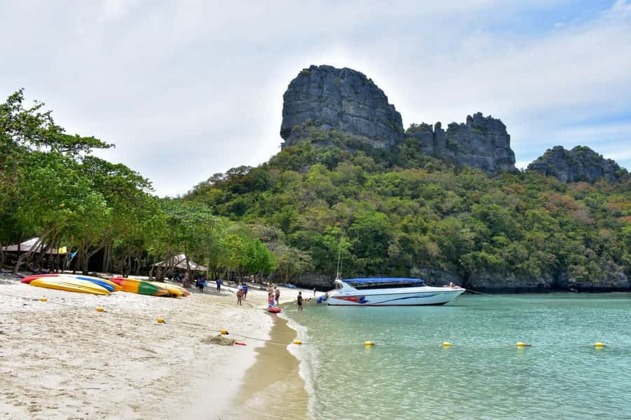 Koh Phangan: Angthong Emerald Waters & Kayaking by Speedboat - Wua Ta Lap Island: Lunch and Beach Time