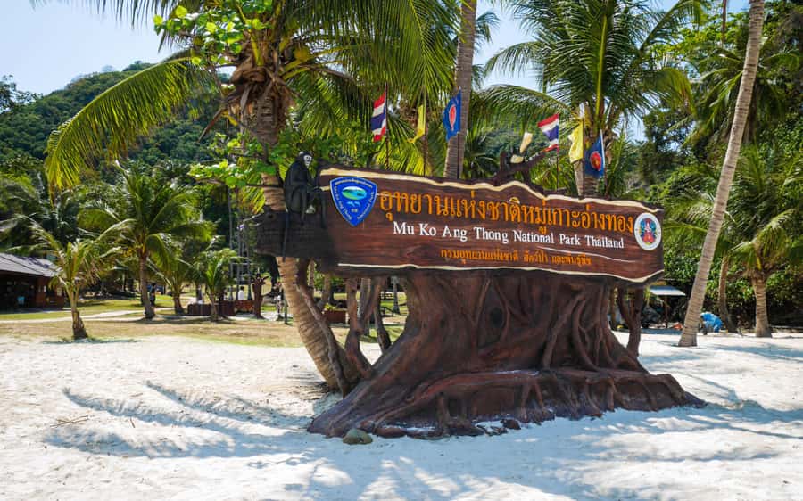 Koh Samui: Ang Thong Marine Park Day Tour by Speedboat - Kayaking among the islands