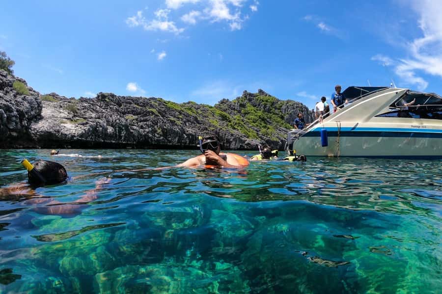 Koh Samui: Angthong Marine Park Snorkeling Tour by Speedboat - The long crossing to Wao Island