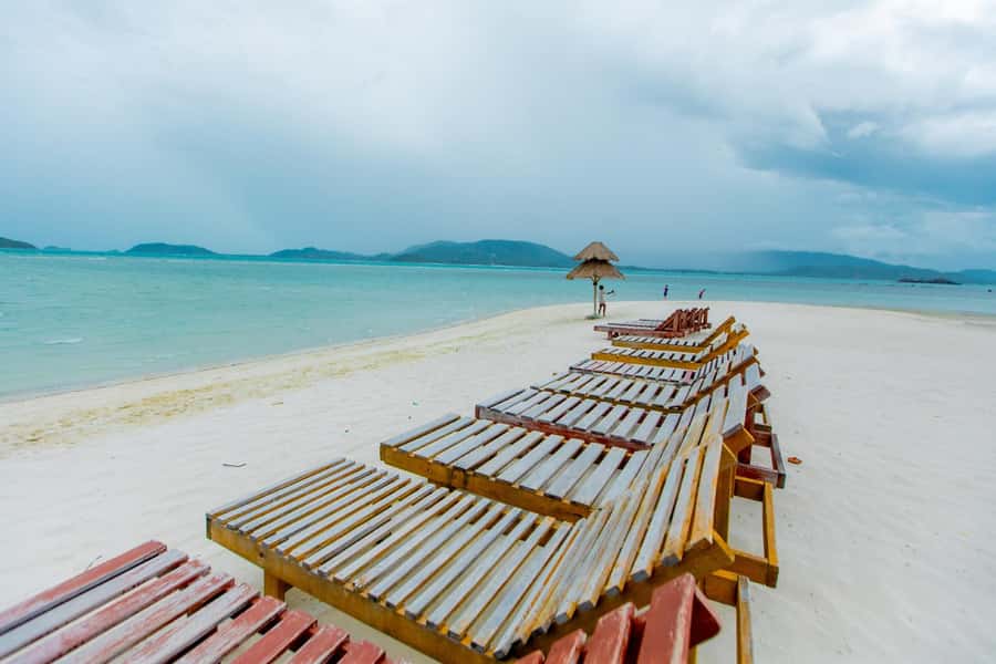 Koh Samui: Pink Dolphin Spotting & Pig Island Speedboat Tour - Key points to know before you book