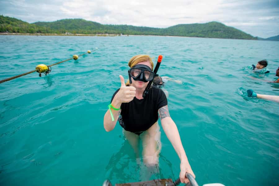 Koh Samui: Pink Dolphin Spotting & Pig Island Speedboat Tour - Mainland Beach lunch and the ride home
