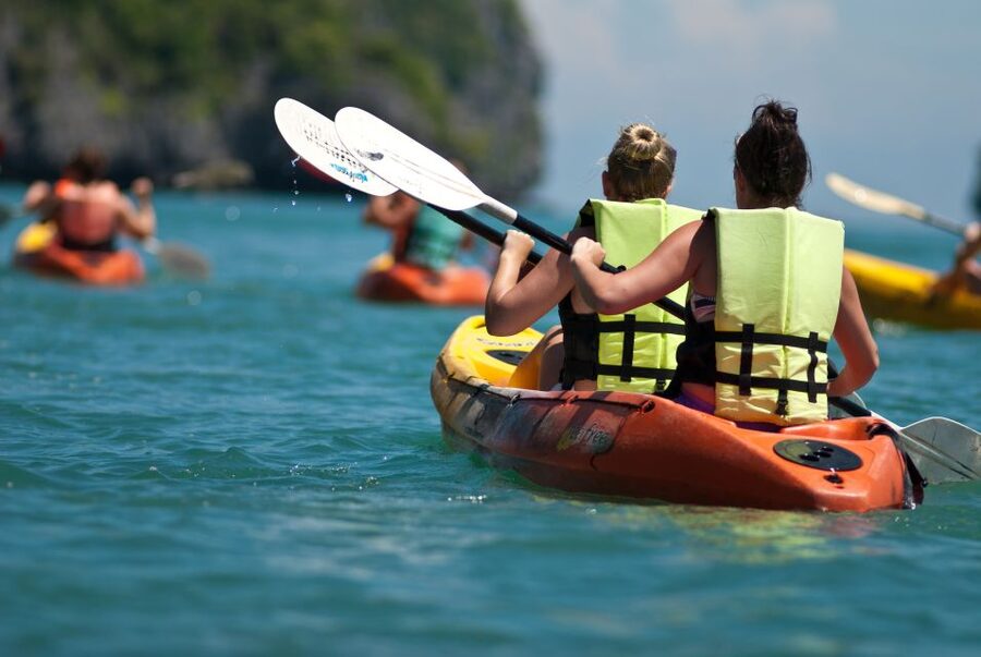Koh Samui: Snorkeling and Kayaking by Speedboat - Who should book this experience?