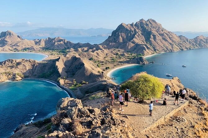 Komodo Islands with Speedboat in Labuhan Bajo - Taka Makassar is a small sandbar with shallow water