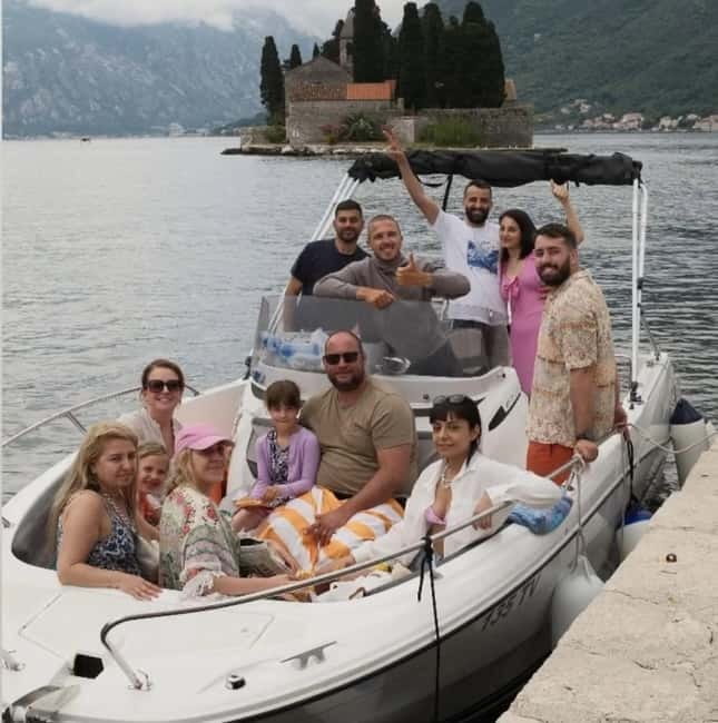 Kotor: 3 Hours Speedboat to Perast and Our Lady of the Rocks - Perast and its Venetian-style waterfront