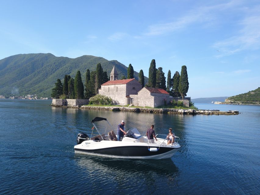 Kotor: Blue Cave, Žanjic Beach Speedboat Tour - The guide and the pace of the day