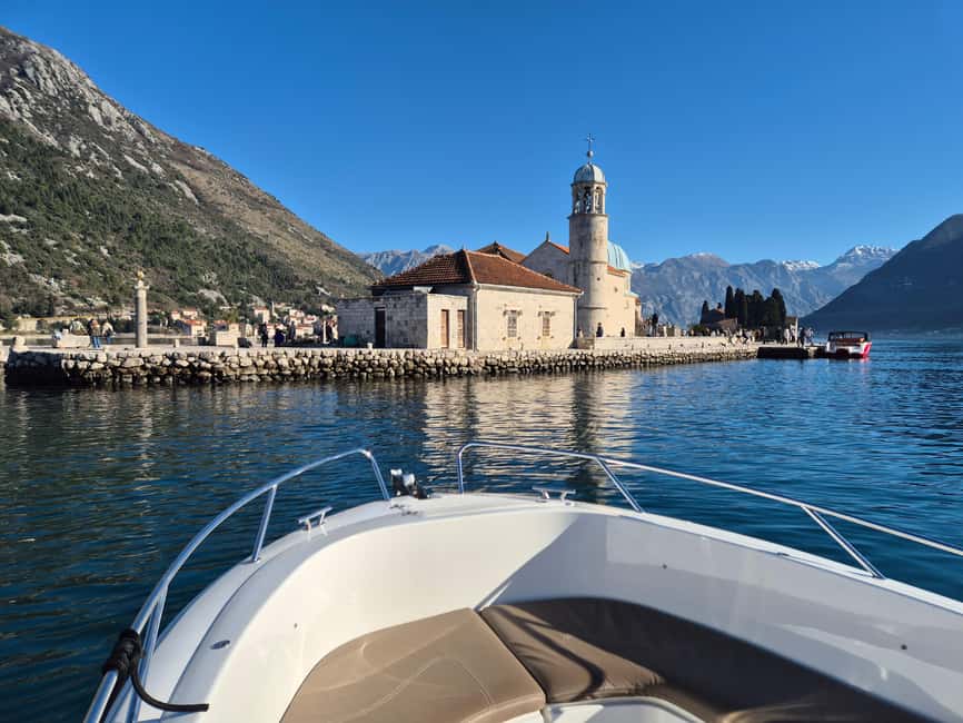 Kotor: Speedboat Tour to Perast and Our Lady of the Rocks - A fast look at the Bay of Kotor from Park Slobode