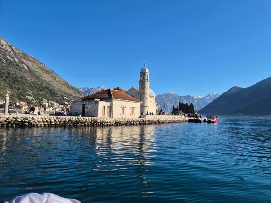 Kotor: Speedboat Tour to Perast and Our Lady of the Rocks - Meeting point and simple preparation