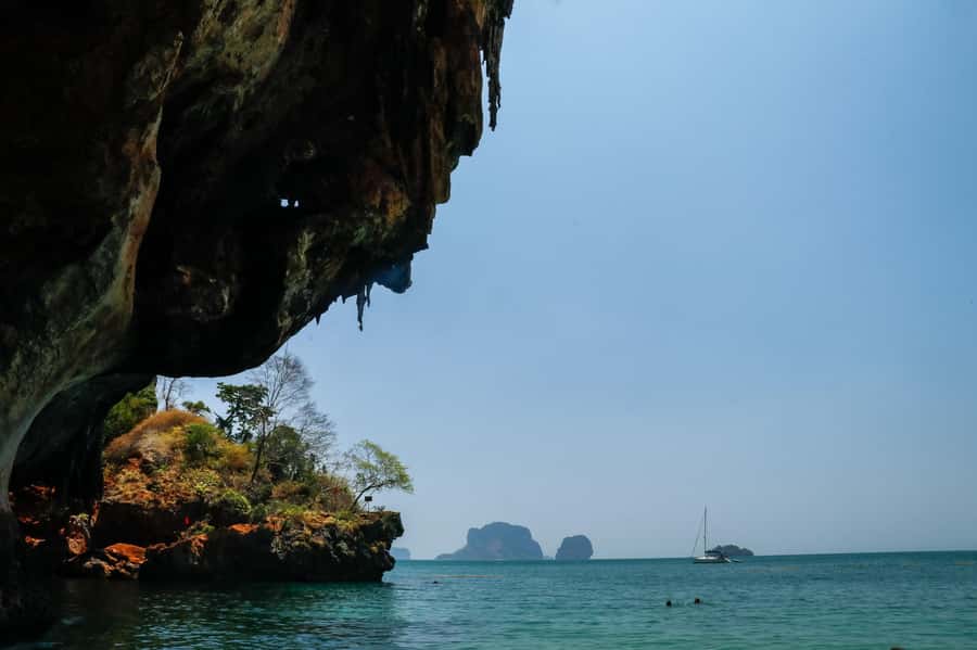 Krabi: 4 Islands Day Tour by Speedboat or Longtail Boat - Lunch and Free Time on Koh Poda