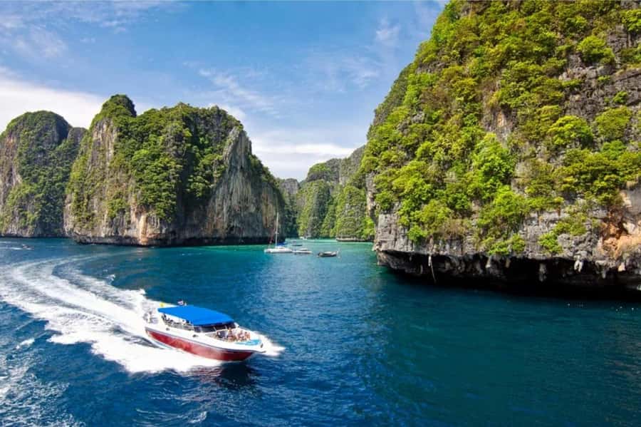 Krabi: 7 Islands Tour with Sunset and Plankton by Speedboat - Poda Island starts the beach day