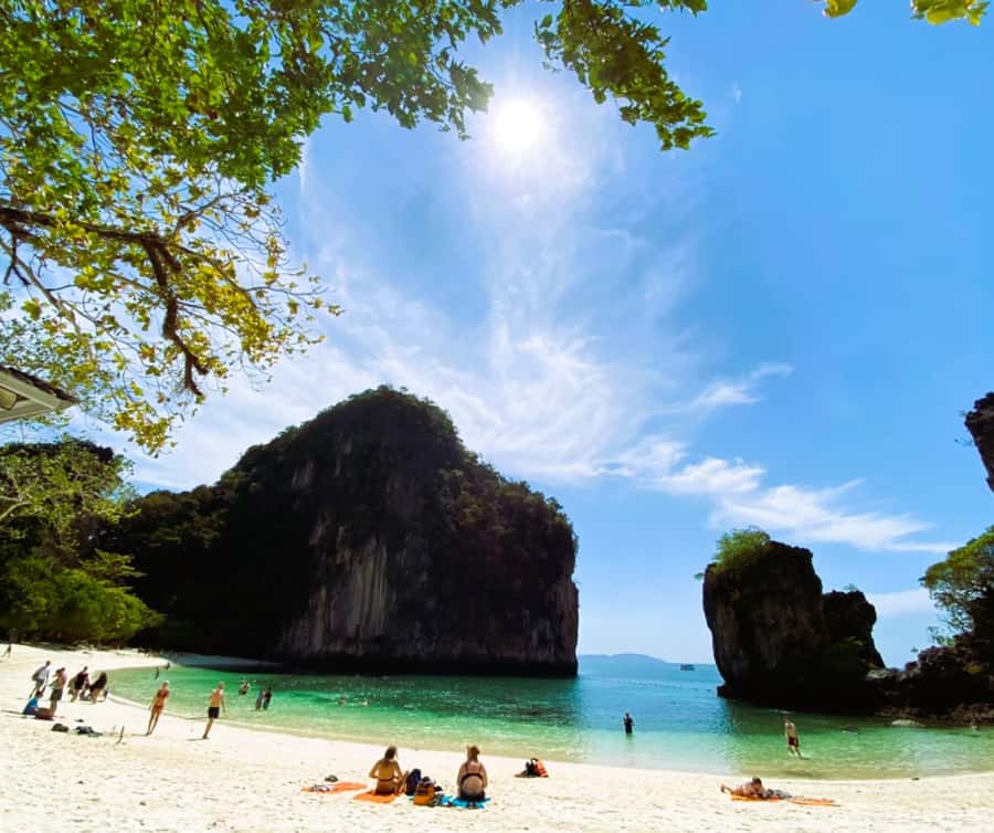 Krabi: 9 Islands Speedboat Full Day Tour - Hong Lagoon and Hong Island’s big payoff