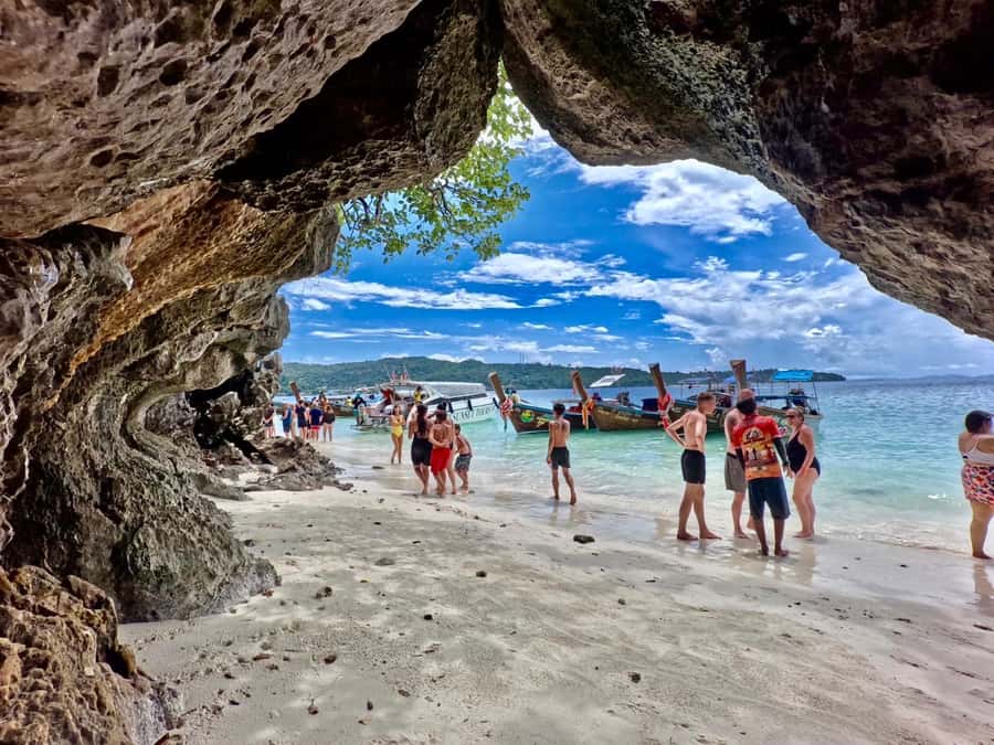 Krabi: Early Bird Phi Phi, Maya & 4 Islands Speedboat Tour - Key points at a glance