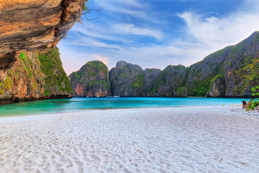 Krabi: Early Bird Phi Phi, Maya & 4 Islands Speedboat Tour - Why the early start matters at Maya Bay