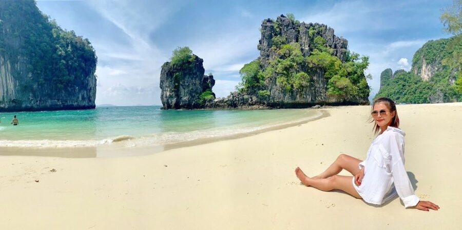 Krabi: Hong Island Day Trip by Speedboat with Thai Lunch - The crew and the family-friendly details