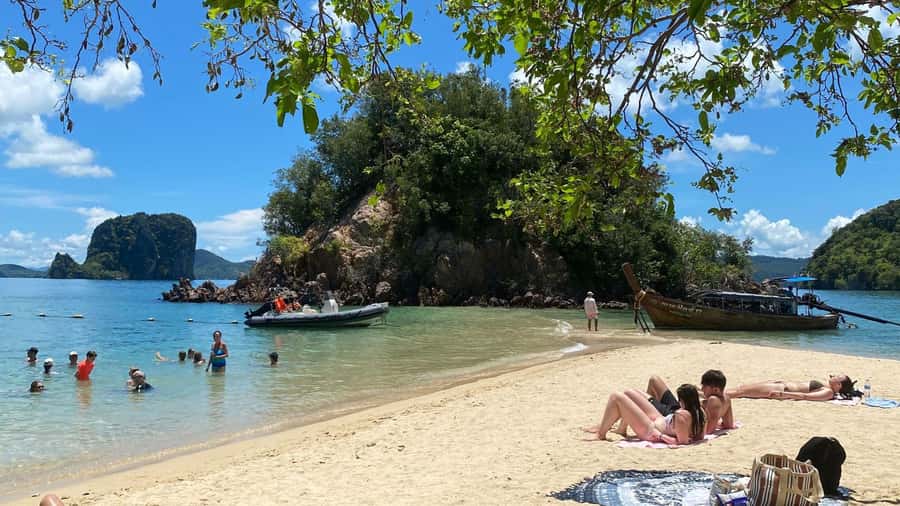 Krabi: Hong Islands Full-Day Private Speedboat Charter Tour - Hong Lagoon and its narrow entrance