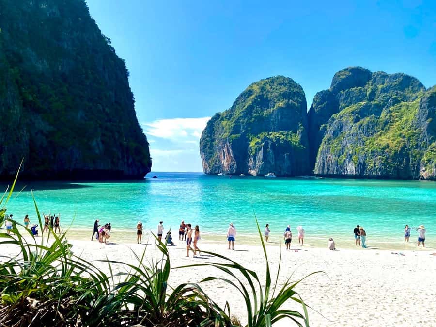 Krabi: Phi Phi & 4 Islands Sunset Tour by Speedboat - Walking from Loh Samah Bay to Maya Bay
