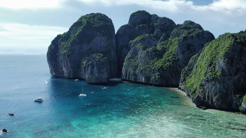 Krabi: Phi Phi and 4 Islands with Snorkeling by Speed Boat - The speedboat ride sets the tone