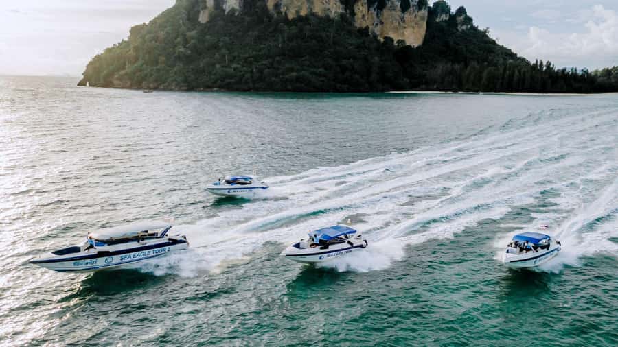 Krabi: Phi Phi Early Bird & 4 Island by Speedboat with Lunch - Guides, food, and the human side of the trip