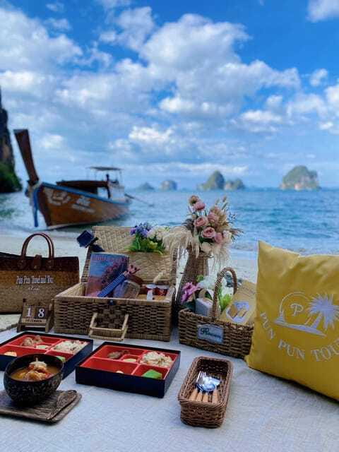 Krabi: Private Luxury Speedboat with picnic beach (4 island) - Lunch, fruit, and the useful onboard extras