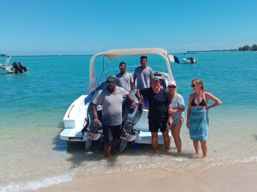 La Preneuse: Dolphin Watching and Snorkeling Speedboat Tour - Is $58 a fair price?