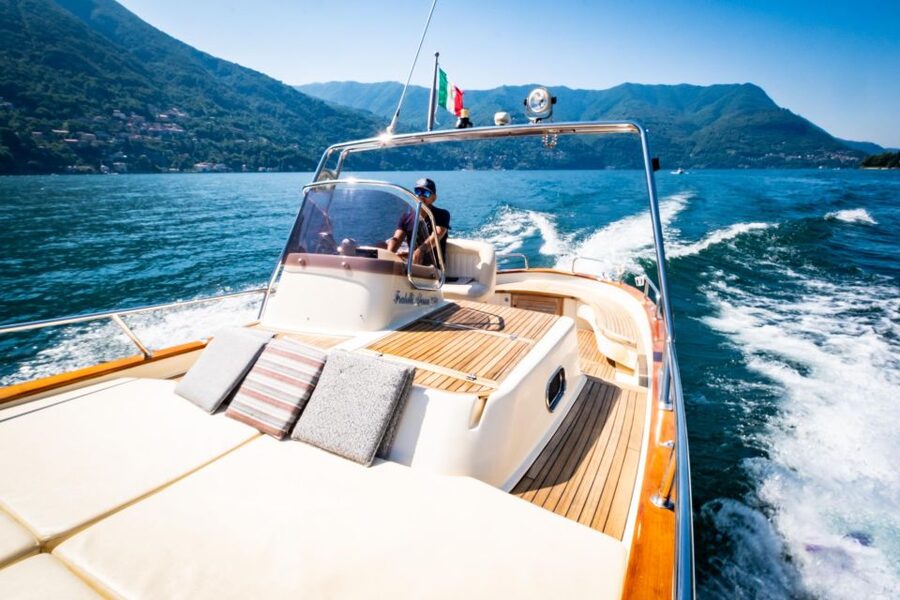 Lake Como: Villas & Gardens SpeedBoat Private Tour - What the private format is worth